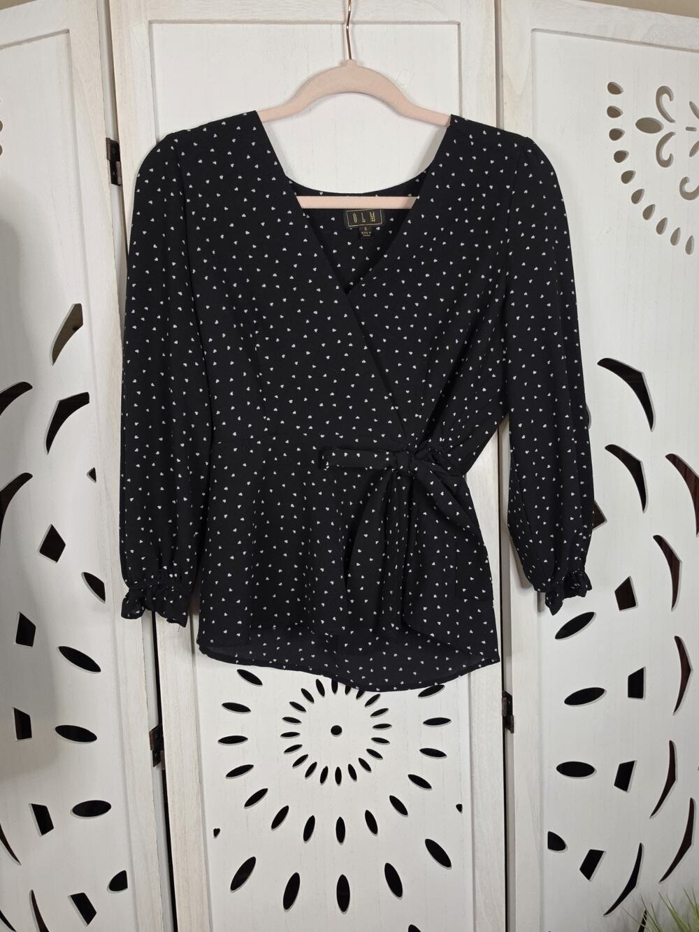 Olm Women's Black Blouse With Tiny White Hearts Faux Wrap V-Neck Size Small